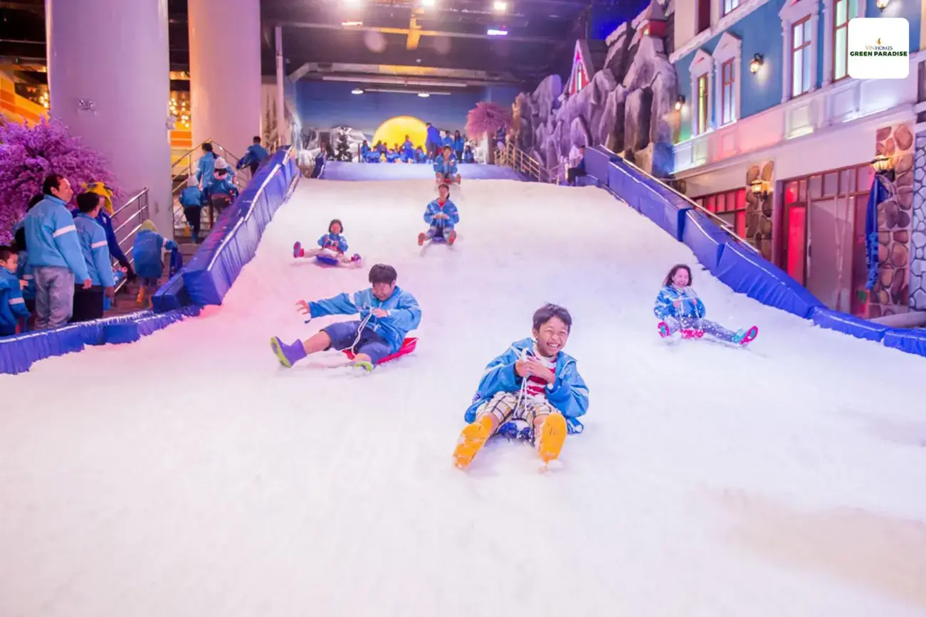 truot-tuyet-va-vui-choi-tai-winter-wonderland-vinhomes-can-gio-mot-trai-nghiem-bac-au-giua-long-nhiet-doi Trượt tuyết và vui chơi tại Winter Wonderland Vinhomes Cần Giờ – một trải nghiệm Bắc Âu giữa lòng nhiệt đới.